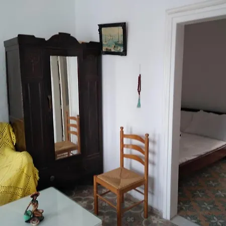 Nick Okeanis Syros Apartment